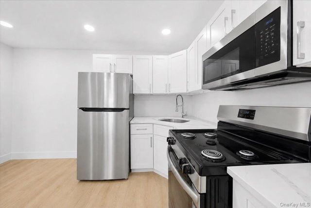 3038 Tiemann Avenue, Bronx, NY 10469