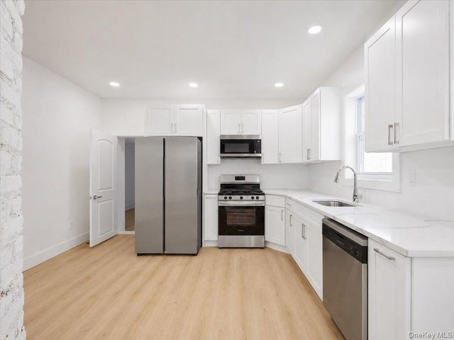 3038 Tiemann Avenue, Bronx, NY 10469