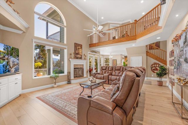 40111 Old Stonegate Court, Oakhurst, CA 93644