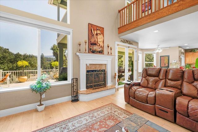 40111 Old Stonegate Court, Oakhurst, CA 93644