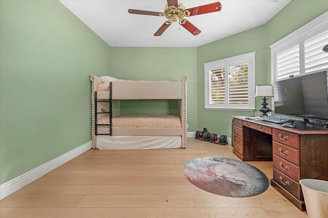 40111 Old Stonegate Court, Oakhurst, CA 93644