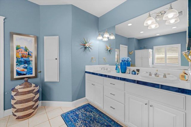 40111 Old Stonegate Court, Oakhurst, CA 93644