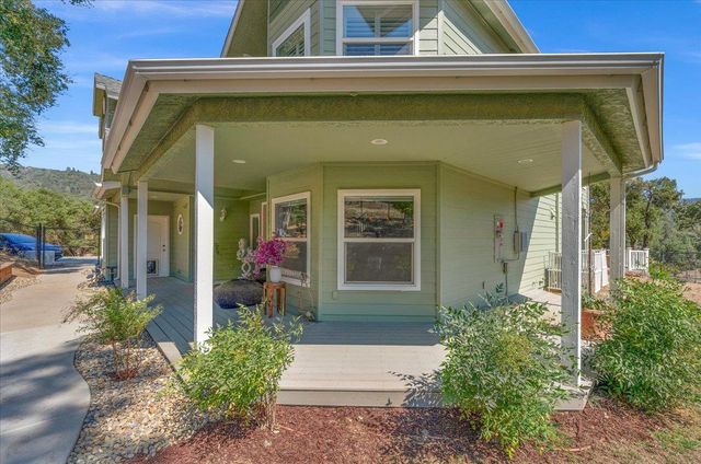 40111 Old Stonegate Court, Oakhurst, CA 93644