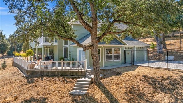40111 Old Stonegate Court, Oakhurst, CA 93644