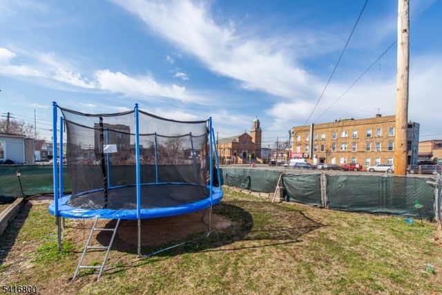 9 N 8Th St, Belleville Twp., NJ 07109