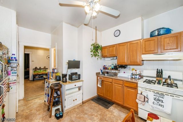 9 N 8Th St, Belleville Twp., NJ 07109