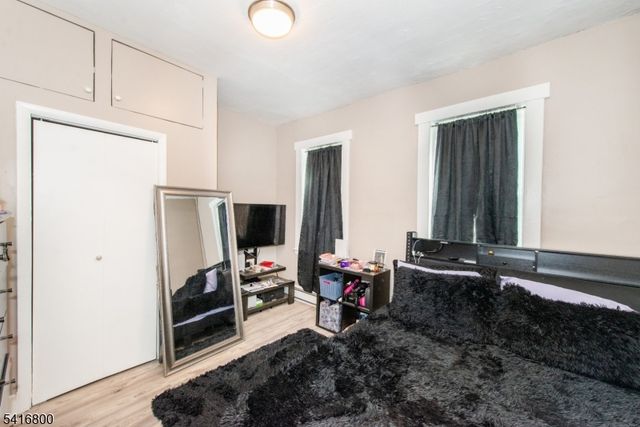 9 N 8Th St, Belleville Twp., NJ 07109