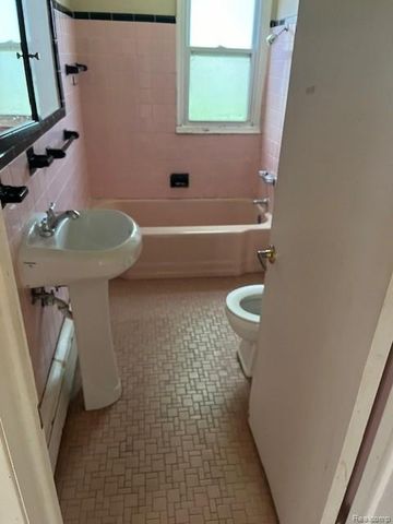 11310 Packard Avenue, Warren, MI 48089