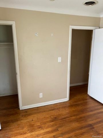 11310 Packard Avenue, Warren, MI 48089