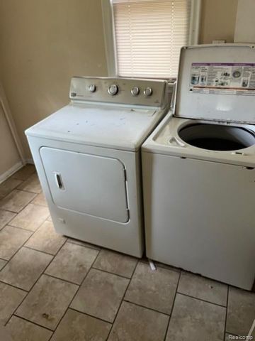 11310 Packard Avenue, Warren, MI 48089
