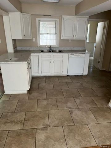 11310 Packard Avenue, Warren, MI 48089