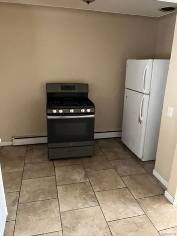 11310 Packard Avenue, Warren, MI 48089