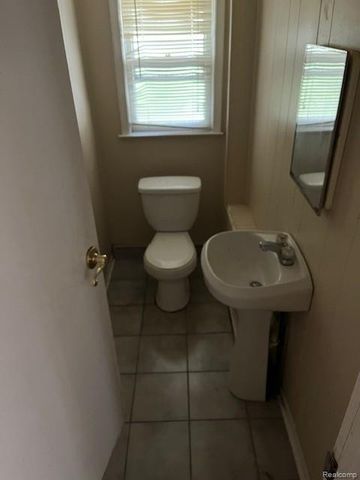 11310 Packard Avenue, Warren, MI 48089