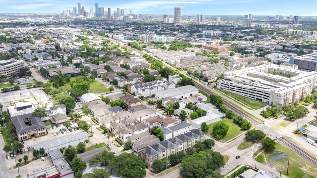 5341 Nolda Street B, Houston, TX 77007