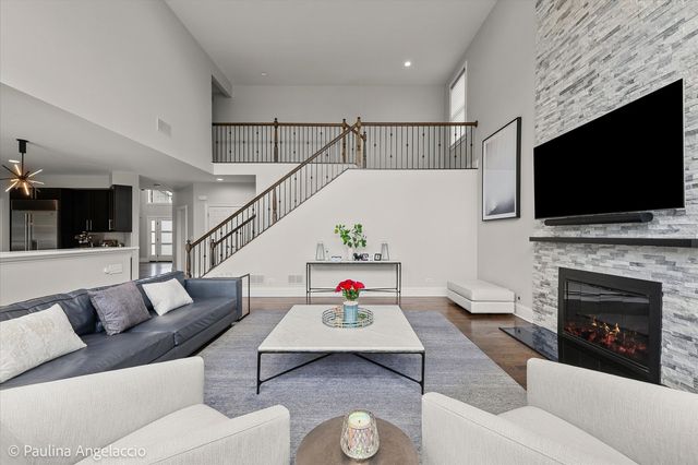 23 Crystal Downs Drive, Hawthorn Woods, IL 60047