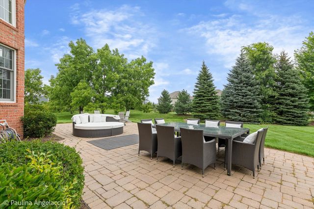 23 Crystal Downs Drive, Hawthorn Woods, IL 60047