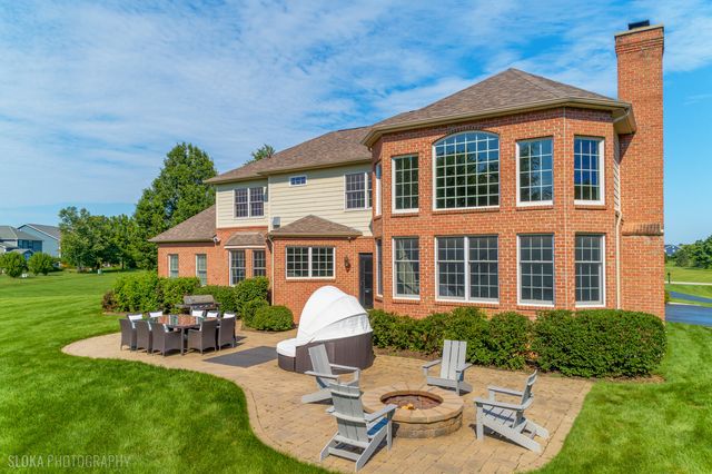 23 Crystal Downs Drive, Hawthorn Woods, IL 60047