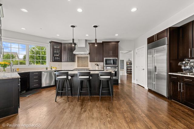 23 Crystal Downs Drive, Hawthorn Woods, IL 60047