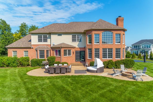 23 Crystal Downs Drive, Hawthorn Woods, IL 60047