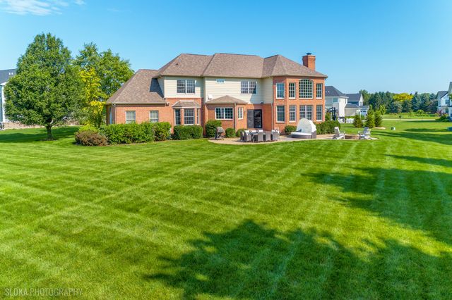 23 Crystal Downs Drive, Hawthorn Woods, IL 60047