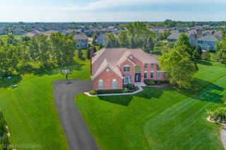 23 Crystal Downs Drive, Hawthorn Woods, IL 60047
