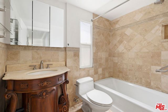 423 S Rexford Drive 106, Beverly Hills, CA 90212