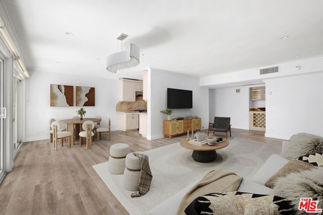 423 S Rexford Drive 106, Beverly Hills, CA 90212