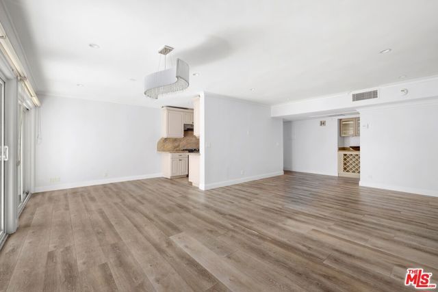 423 S Rexford Drive 106, Beverly Hills, CA 90212