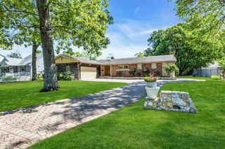 25 Secatogue Avenue, East Islip, NY 11730
