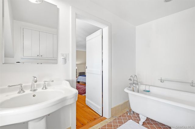 333 W Hartsdale Avenue, Hartsdale, NY 10530
