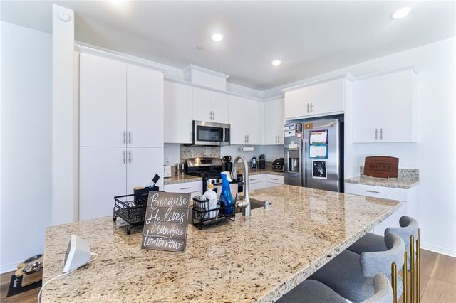 2448 Powell, Rialto, CA 92377