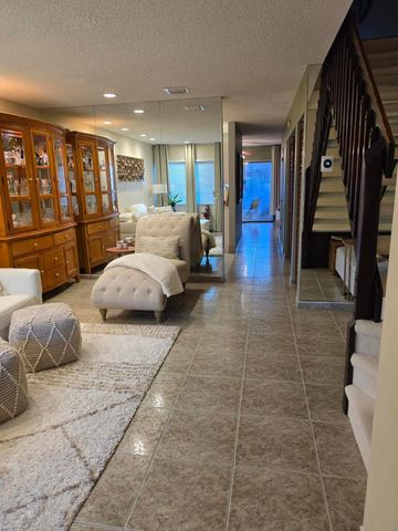 9809 RIVERSIDE Drive 51-5, Coral Springs, FL 33071