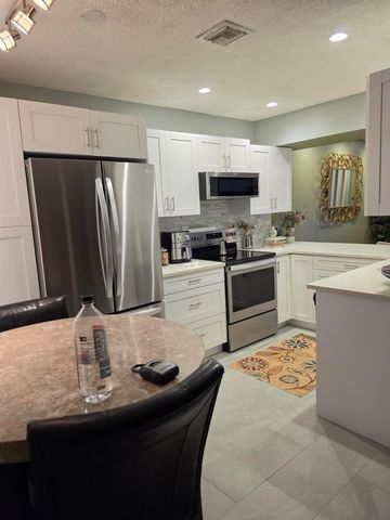 9809 RIVERSIDE Drive 51-5, Coral Springs, FL 33071