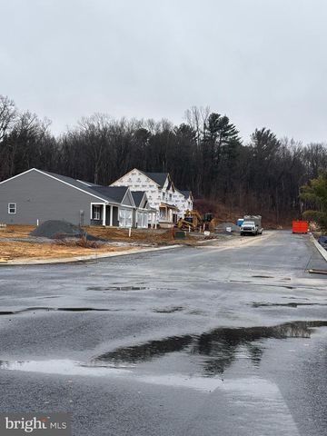 212 GRACE ANN CT, Fayetteville, PA 17222