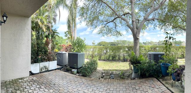 10253 Vía Hibiscus, Boca Raton, FL 33428