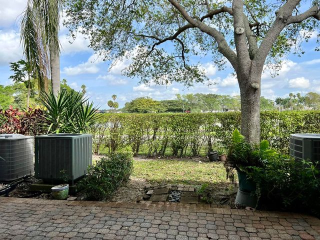 10253 Vía Hibiscus, Boca Raton, FL 33428