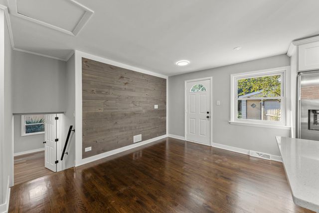 4433 W 100th Street, Oak Lawn, IL 60453