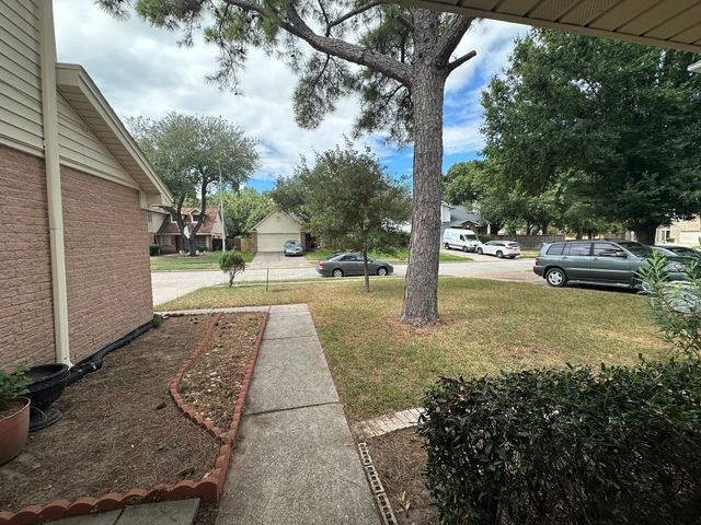 12330 Garden Laurel Lane, Houston, TX 77014