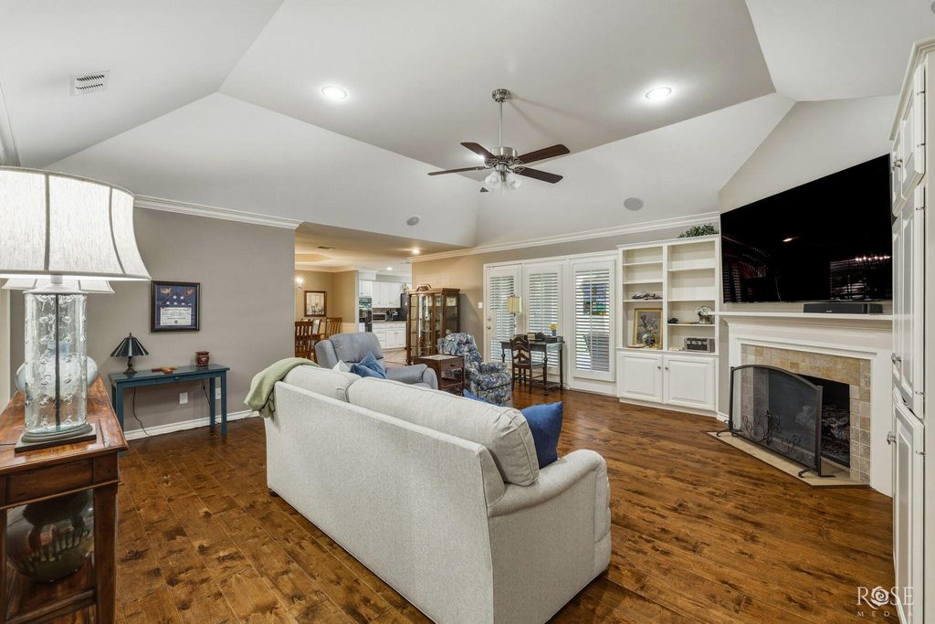 Image 9 of property listing at 5406 Fairway Drive, San Angelo, TX 76904