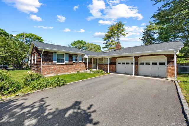 15 Quist Lane, Nesconset, NY 11767