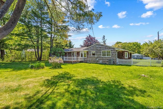 15 Quist Lane, Nesconset, NY 11767