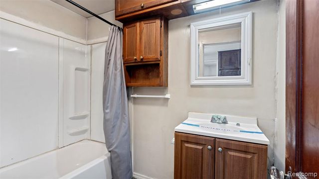 32308 Church Street, Rockwood, MI 48173