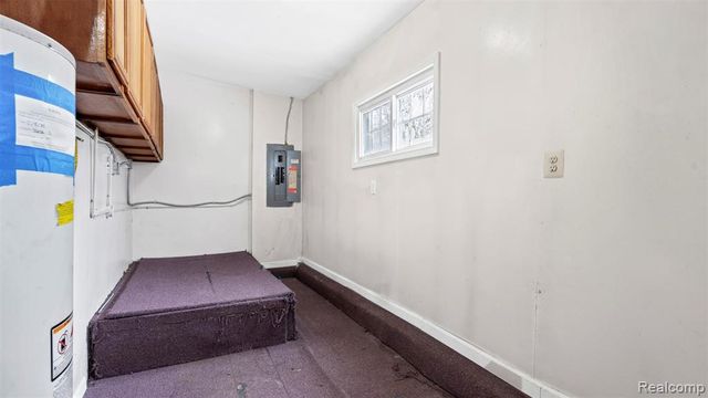 32308 Church Street, Rockwood, MI 48173