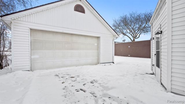 32308 Church Street, Rockwood, MI 48173