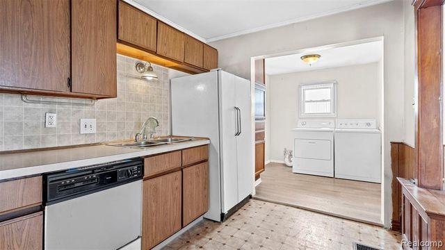 32308 Church Street, Rockwood, MI 48173