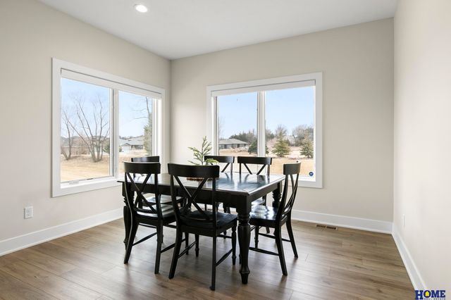 10127 Edgewater Lane, Lincoln, NE 68527