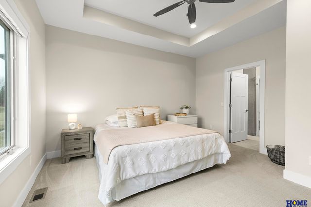 10127 Edgewater Lane, Lincoln, NE 68527