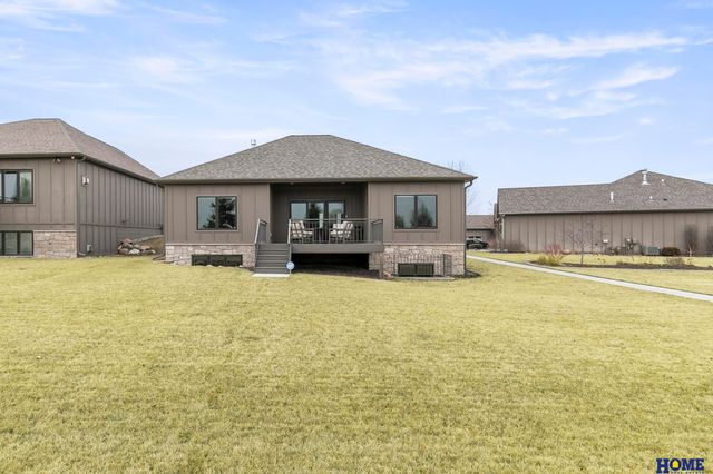 10127 Edgewater Lane, Lincoln, NE 68527