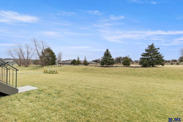 10127 Edgewater Lane, Lincoln, NE 68527