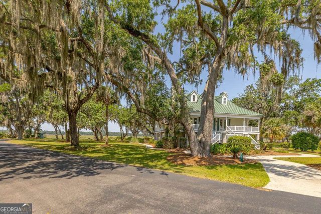 1033 Mayflower Road NE, Townsend, GA 31331